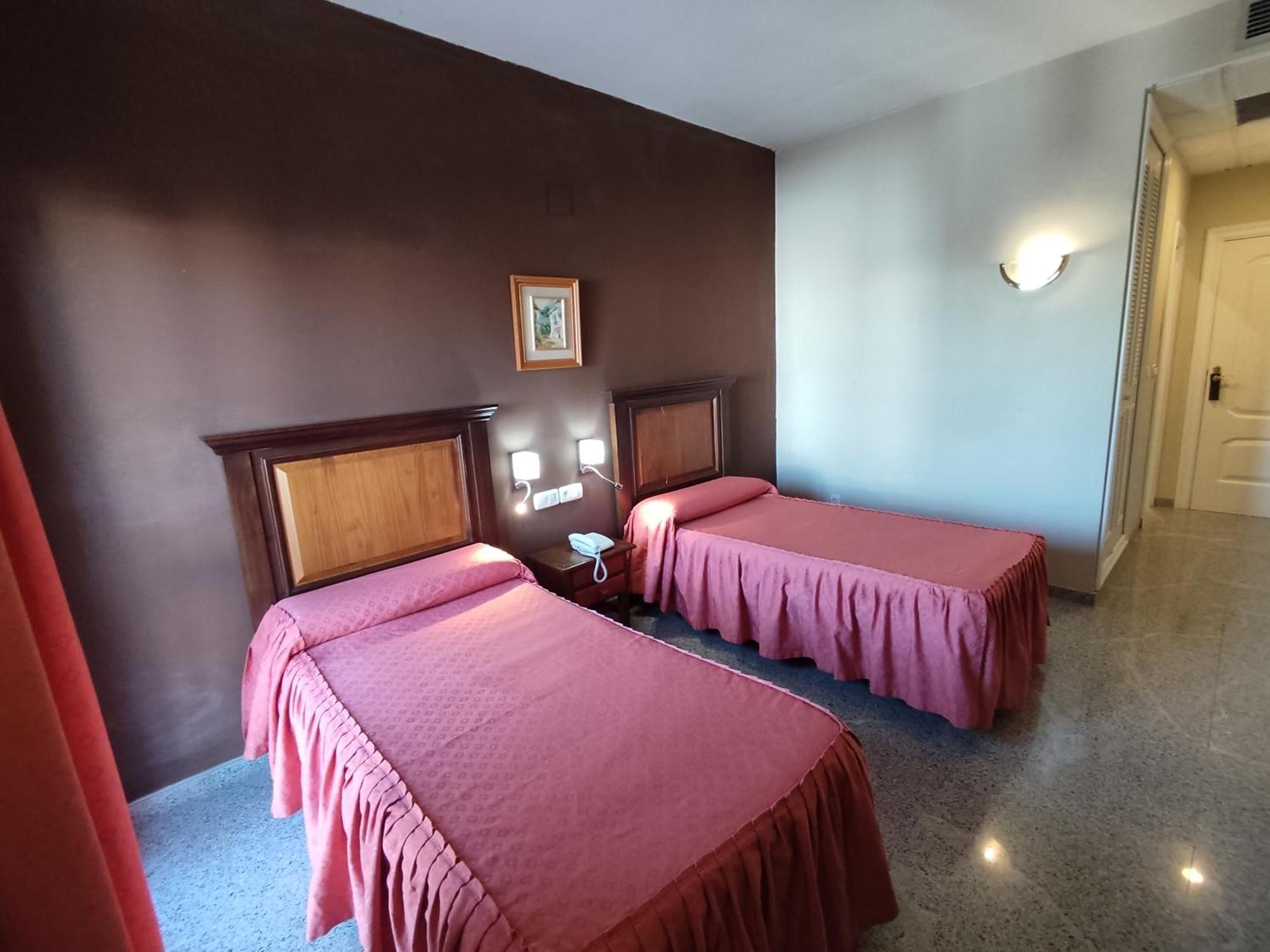 Hotel El Doncel Atarfe エクステリア 写真