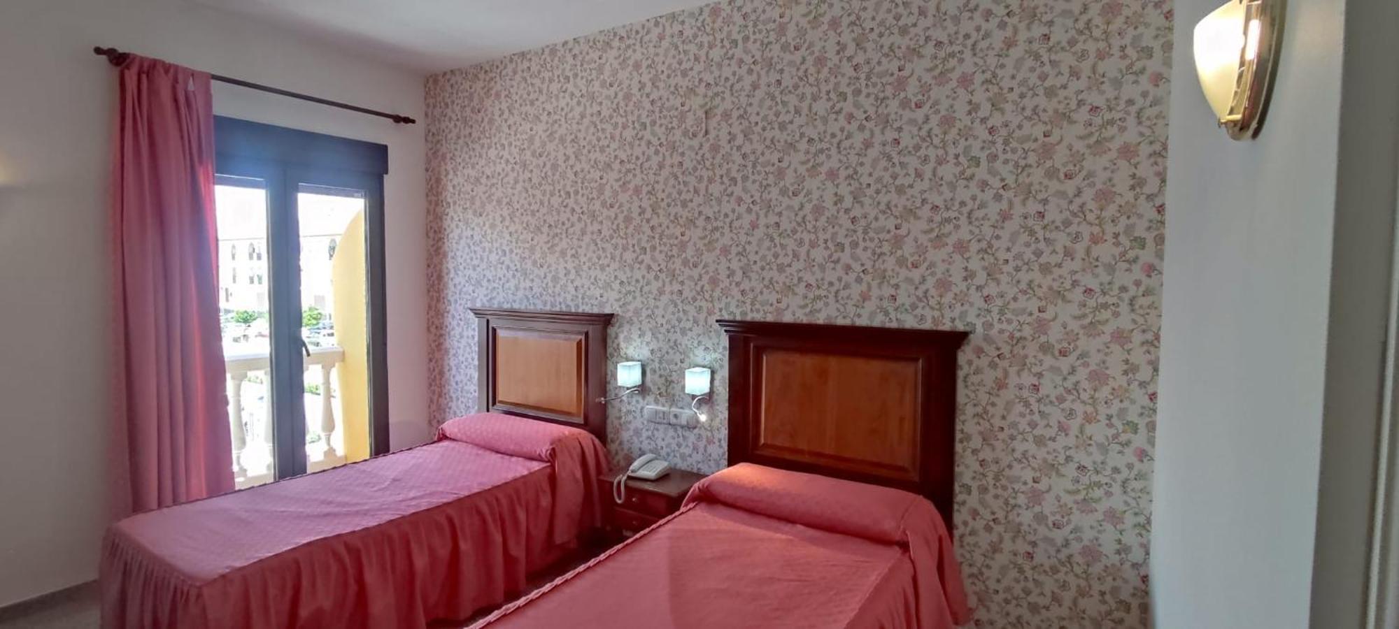 Hotel El Doncel Atarfe エクステリア 写真