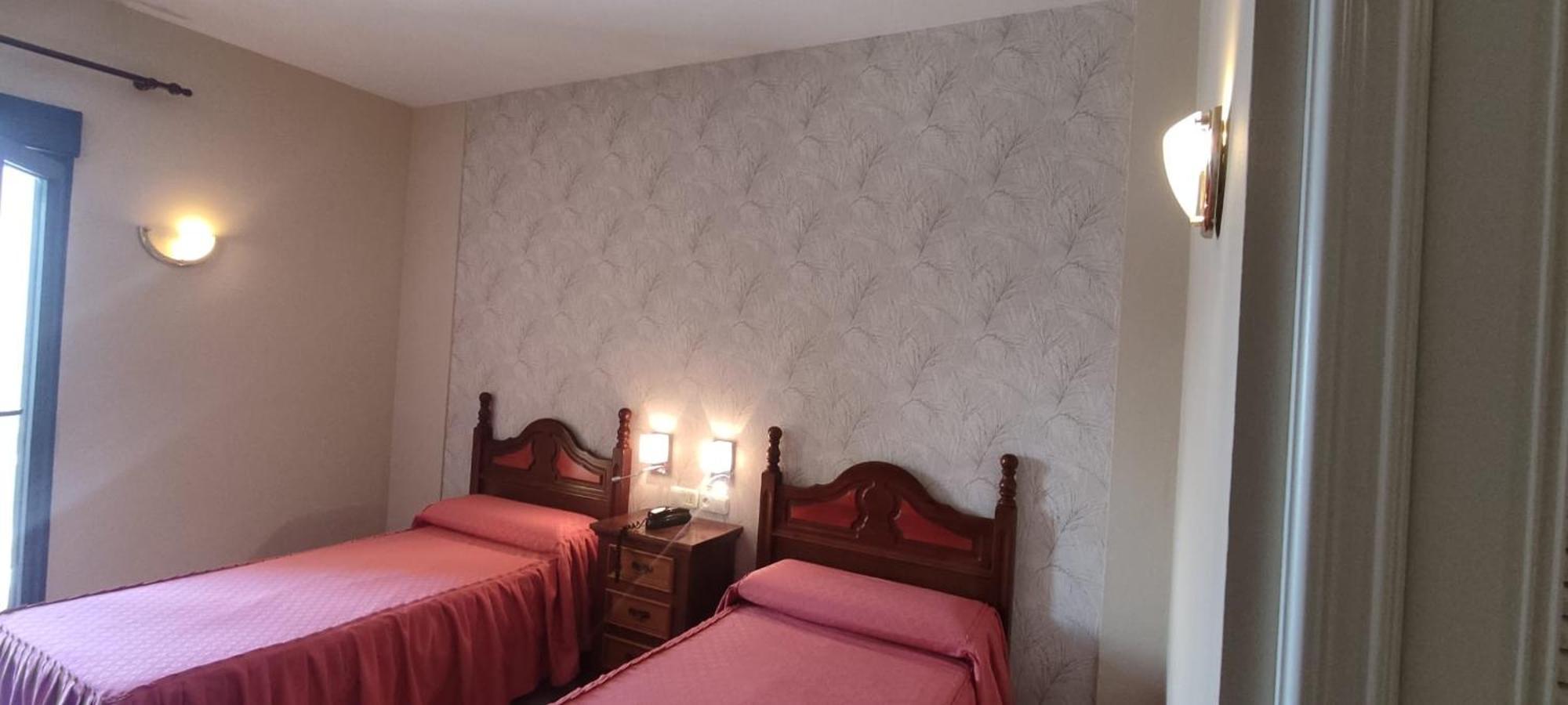 Hotel El Doncel Atarfe エクステリア 写真