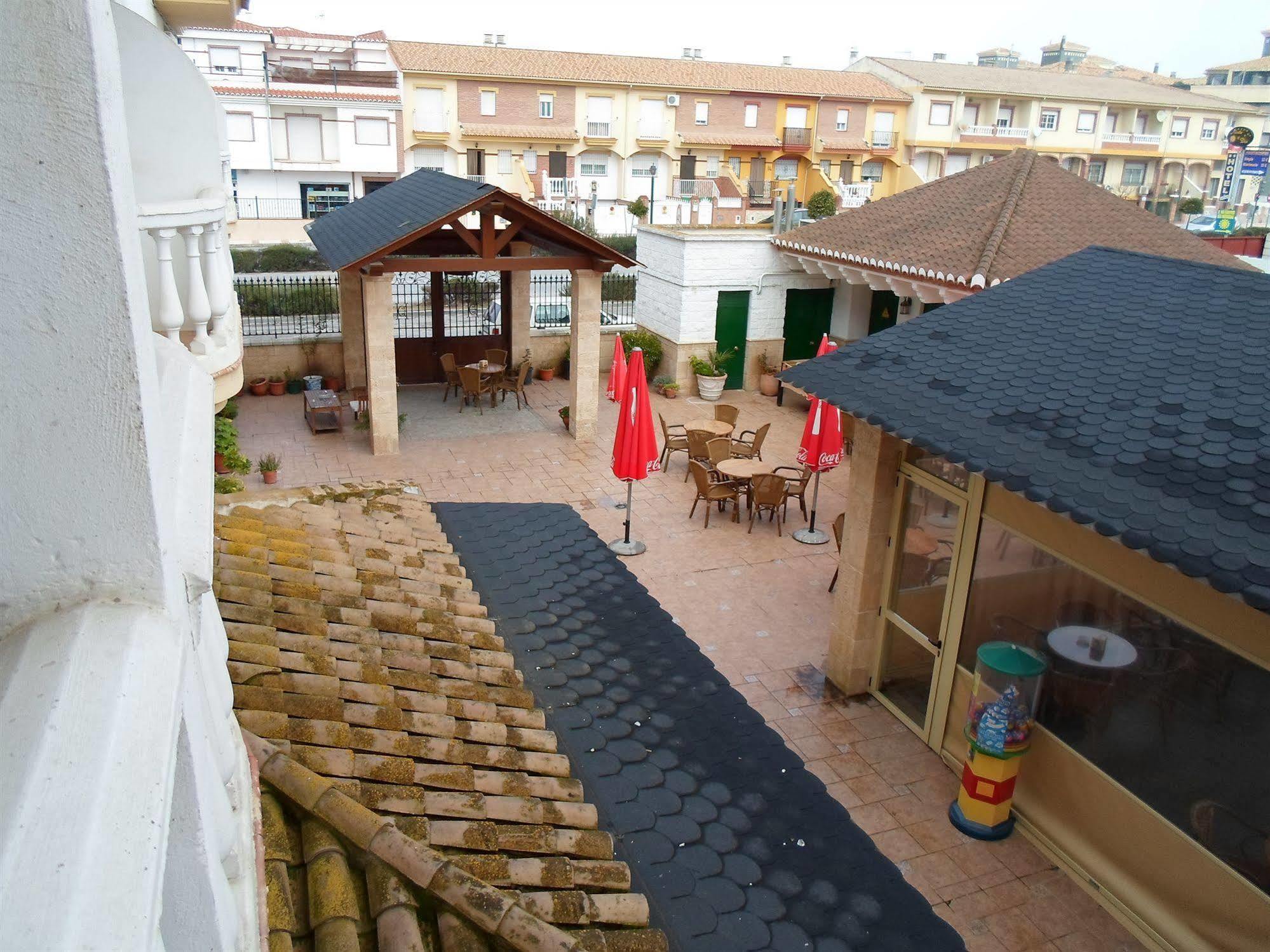 Hotel El Doncel Atarfe エクステリア 写真