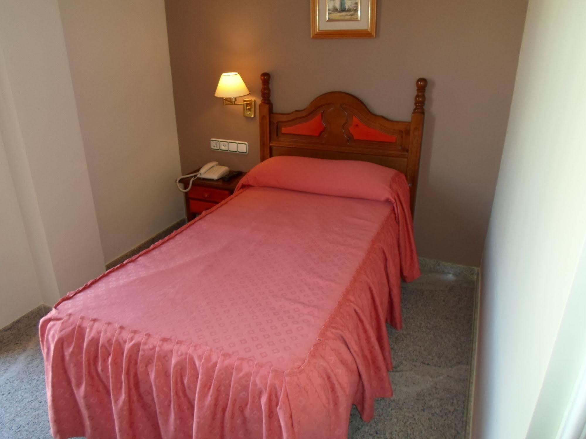 Hotel El Doncel Atarfe エクステリア 写真